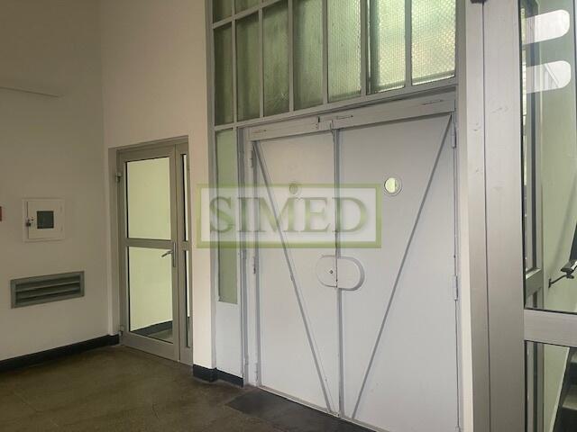 Dostep24h,recepcja,ochrona,parking,widne,wys.4m