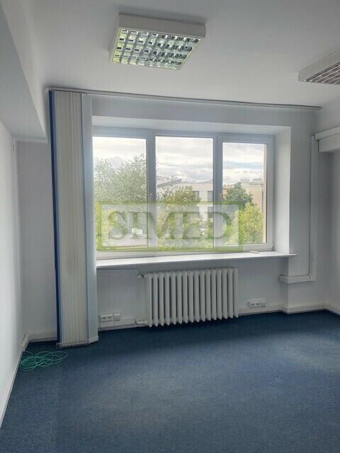 Dostep24h,recepcja,ochrona,poczekalnia,wys 3m .