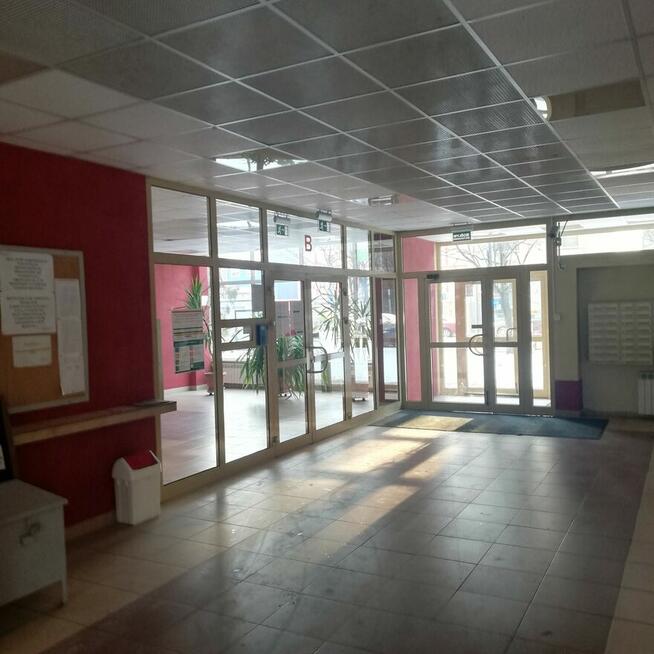 Żelazna 58/62 dwupokojowe sprzedam