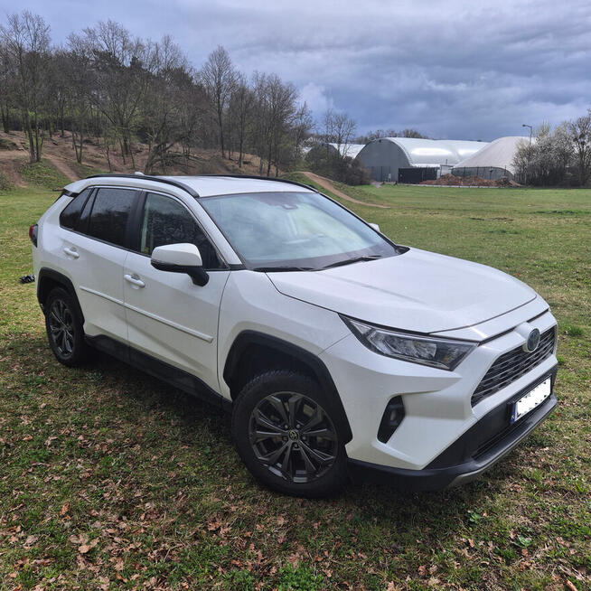 Toyota RAV4 2.5 Hybrid Comfort 218 KM | 2022 | 83 000 km