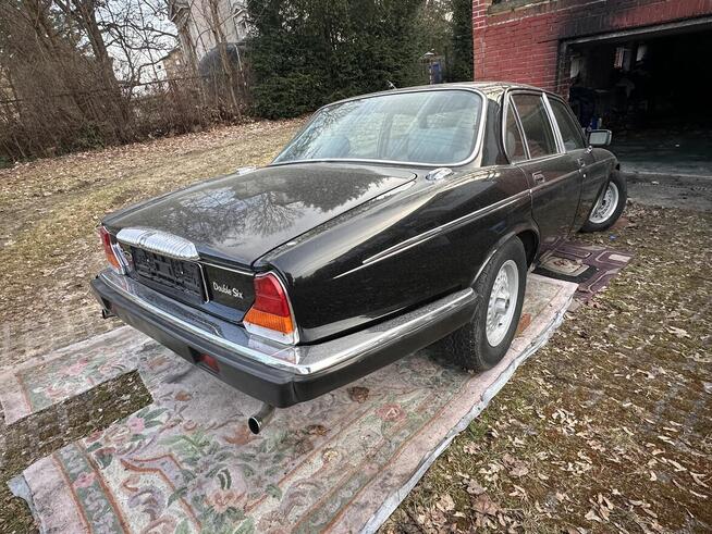 Jaguar Daimler Double Six XJ12