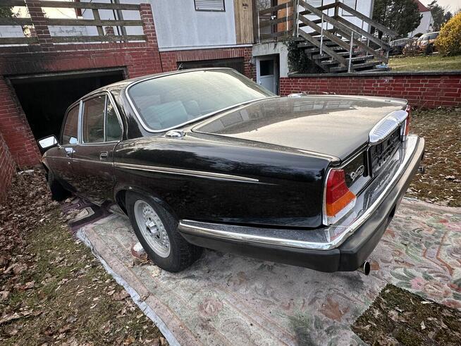 Jaguar Daimler Double Six XJ12