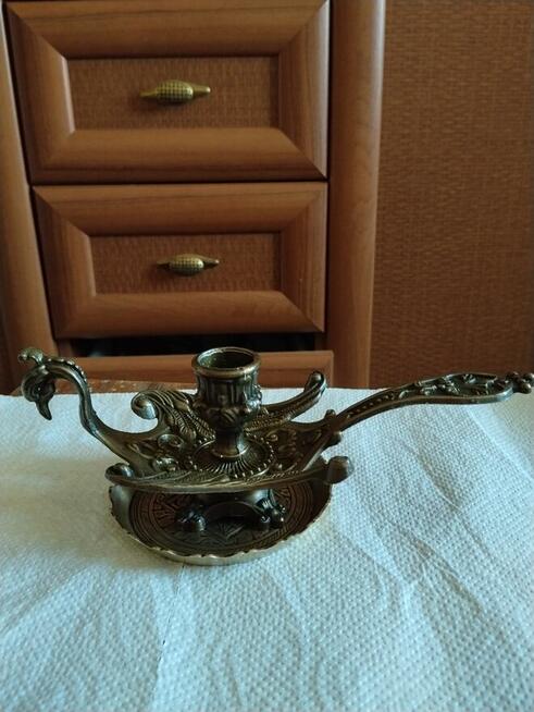 Piękny mosiężny świecznik