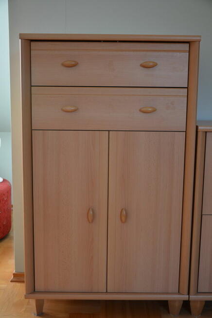 Sprzedam kpl mebli młodzieżowych (biurko, szafa, komódka…)