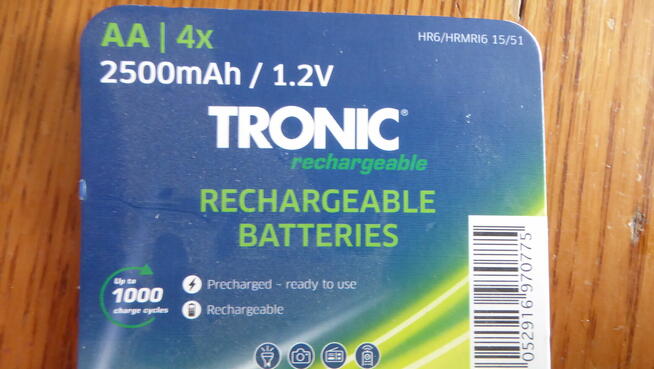 Nieużywany zestaw 4 akumulatorków NI-MH 1,2V/1000mAh TRONIC