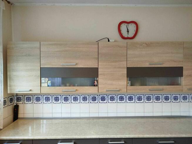 Meble kuchenne + stół w bardzo dobrym stanie