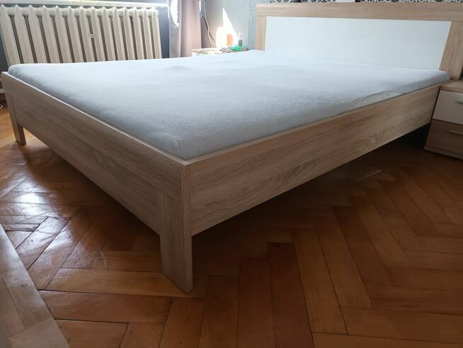 Sprzedam łóżko sypialnie bez materaca 160x200