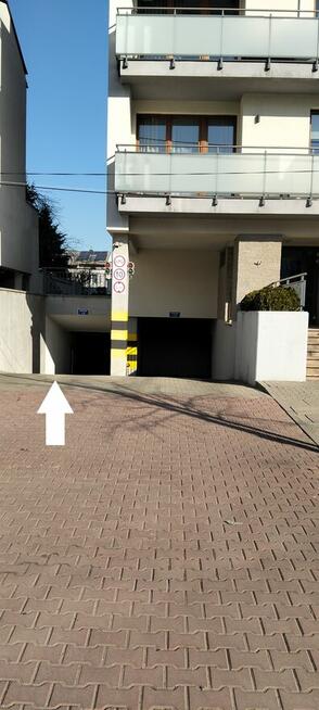 Komfortowe miejsce garażowe Warszawa Bemowo, tuż obok stacji