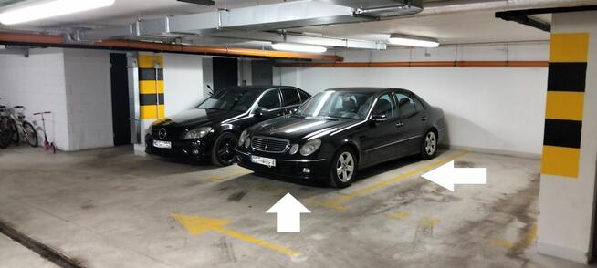 Komfortowe miejsce garażowe Warszawa Bemowo, tuż obok stacji