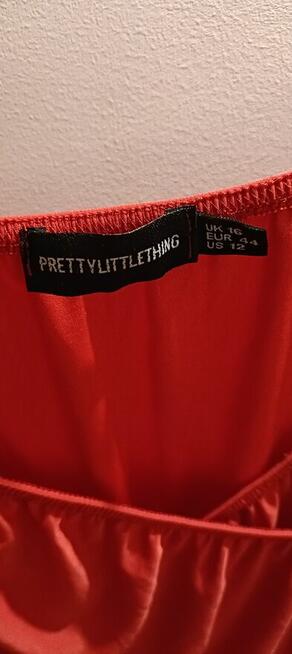 Piękna czerwona sukienka PrettyLittleThing