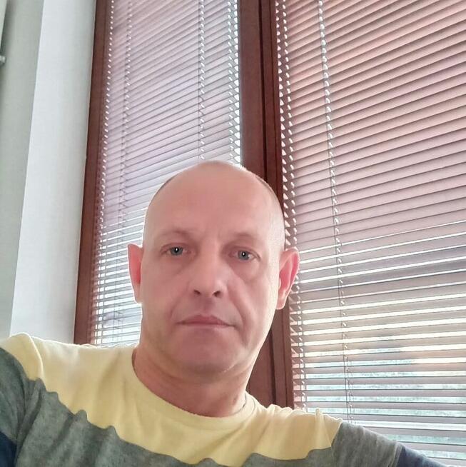 MĘŻATKĘ Z WARSZAWY