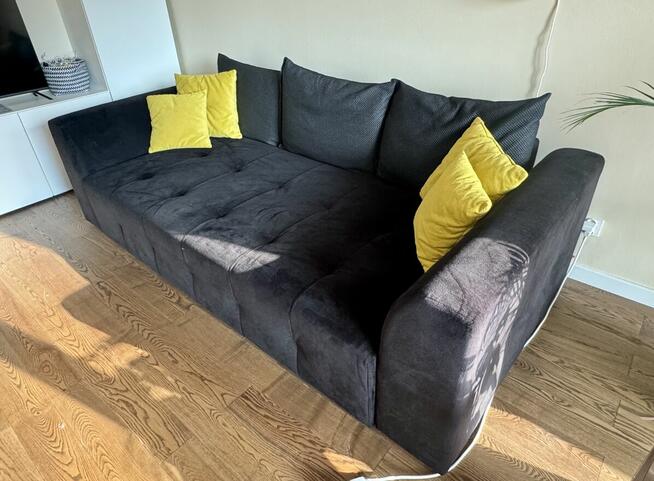 Sofa rozkładana z pojemnikiem