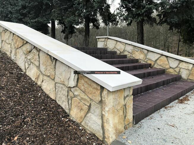 Schody z granitu, taras z piaskowca, usługi kamieniarskie