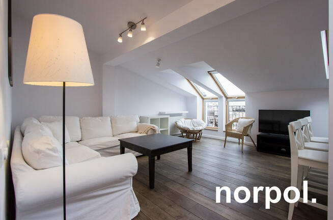 Przestronny apartament z osobną sypialnią i balkonem w centrum Kazimierza