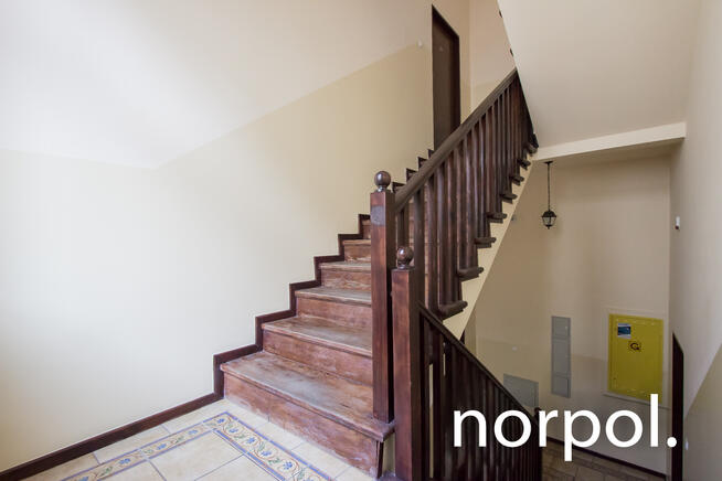 Przestronny apartament z osobną sypialnią i balkonem w centrum Kazimierza