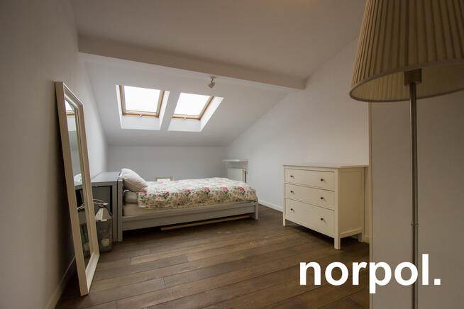 Przestronny apartament z osobną sypialnią i balkonem w centrum Kazimierza