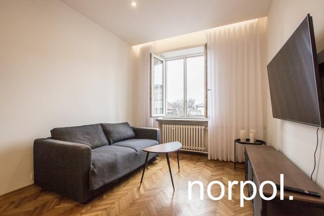 Komfort i funkcjonalność: mieszkanie z osobną sypialnią, Starowiślna