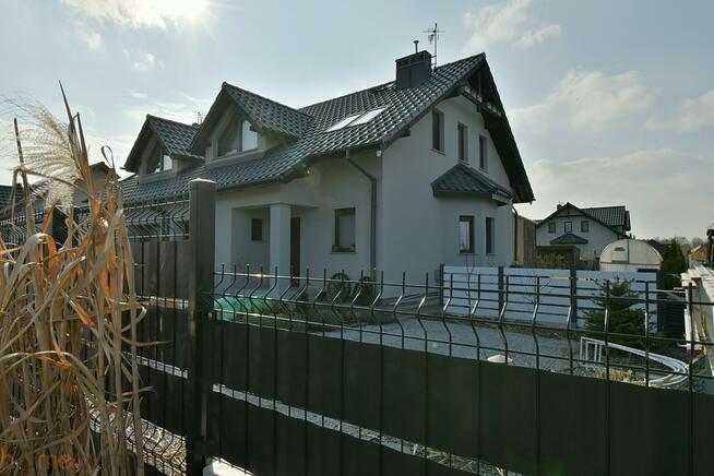 Dom Chrząstawa Mała gm. Czernica, Radosna