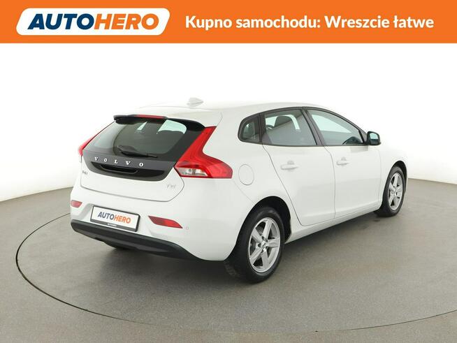 Volvo V40 navi PDC tempomat grzane fotele LED