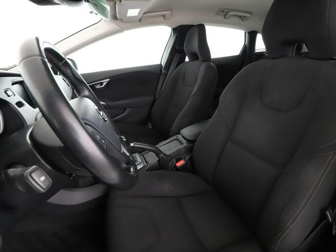 Volvo V40 navi PDC tempomat grzane fotele LED