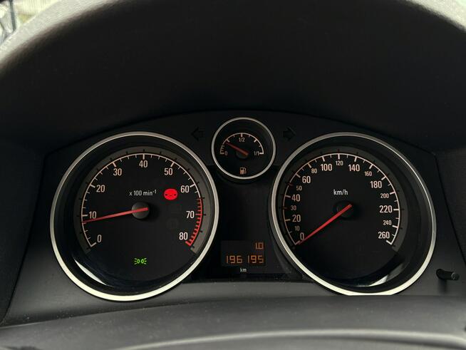 Astra GTC 1.6 benzyna 116km XENON klima CZUJNIKI serwis BEZWYPADE 2010