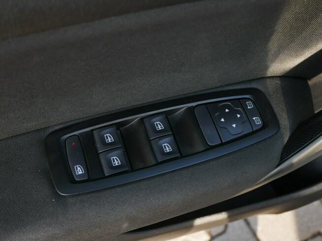 Renault Megane FL 1.3TCe 140KM Eu6 Sedan Limited Gwarancja fabr -Krajowy -Full LED