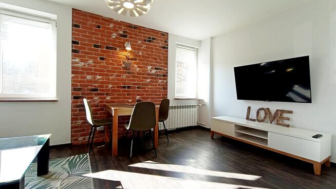 2 pokoje z garderobą – ul. Dzieci Warszawy 37