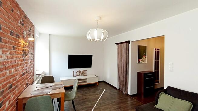 2 pokoje z garderobą – ul. Dzieci Warszawy 37