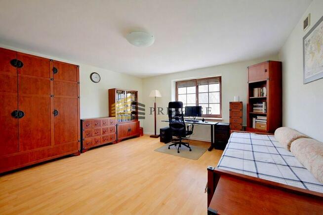 Dwupoziomowe mieszkanie z garażem metro