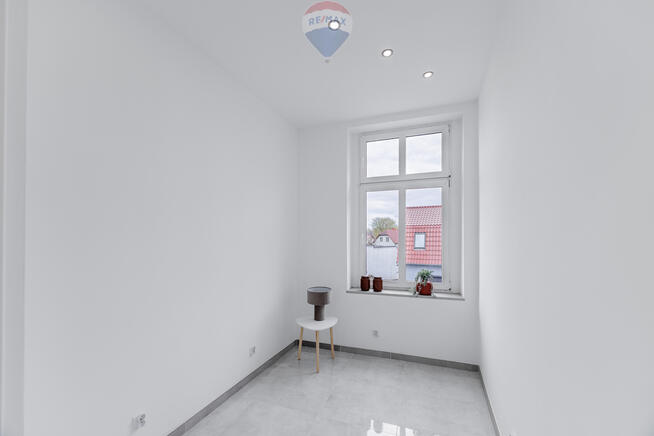 Słoneczne mieszkanie po remoncie (3 pokoje)