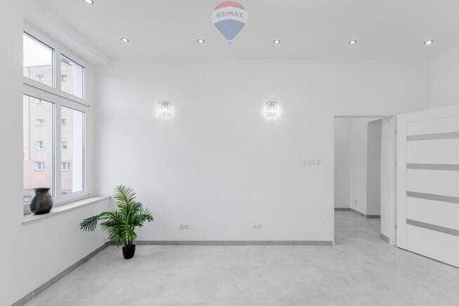 Słoneczne mieszkanie po remoncie (3 pokoje)