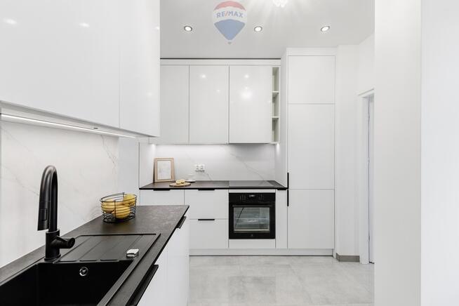 Słoneczne mieszkanie po remoncie (3 pokoje)