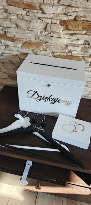 Pudełko na koperty i obrączki, wieszaki ślubne