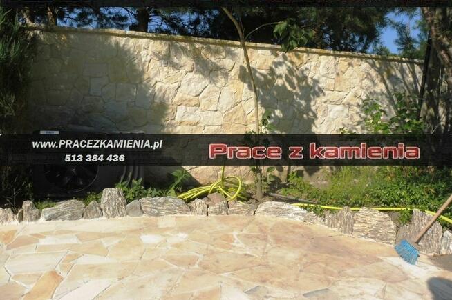 Ogrodzenie z kamienia naturalnego, płot z piaskowca, mur