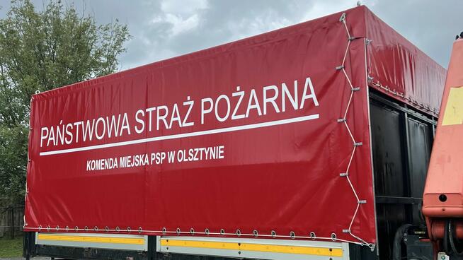 Produkcja plandek na samochody i przyczepy – trwałe wykonani