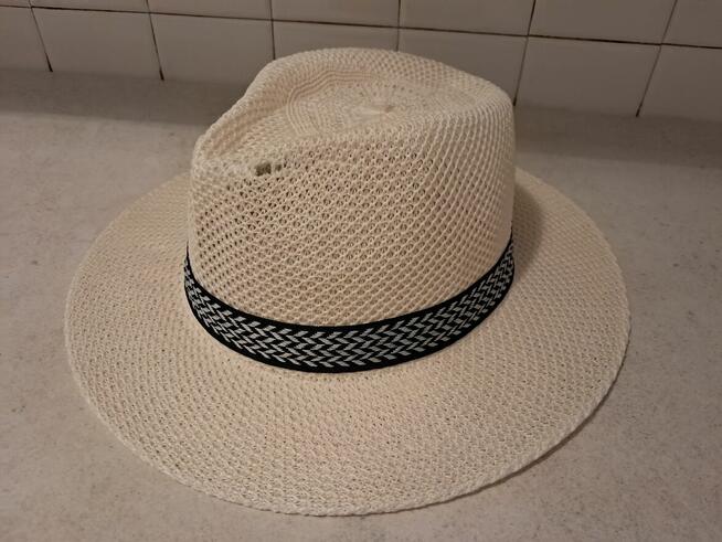 Kapelusz letni kremowy, do sprzedania
