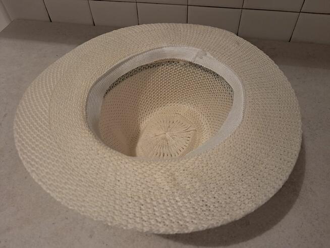 Kapelusz letni kremowy, do sprzedania