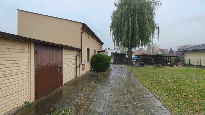 Utwardzony plac 2190 m² z biurem – Centrum