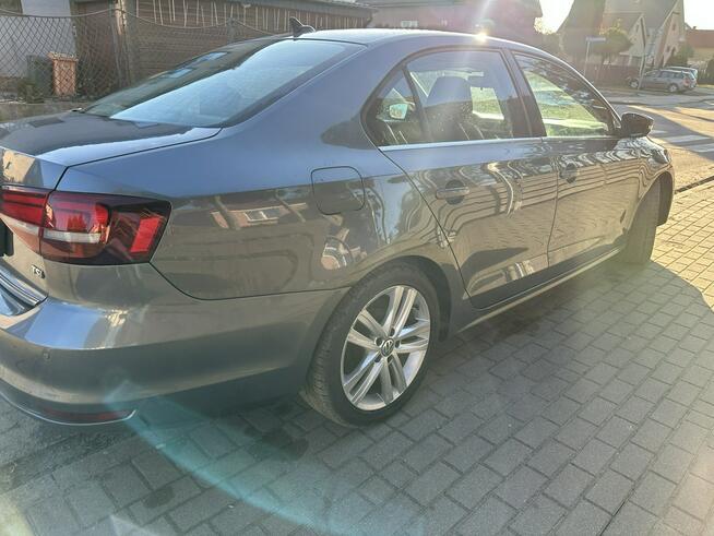 Volkswagen Jetta Mocna benzyna, automat ,nawigacja, światła dzienne, Isofix, USB, Aux