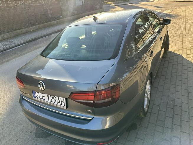 Volkswagen Jetta Mocna benzyna, automat ,nawigacja, światła dzienne, Isofix, USB, Aux