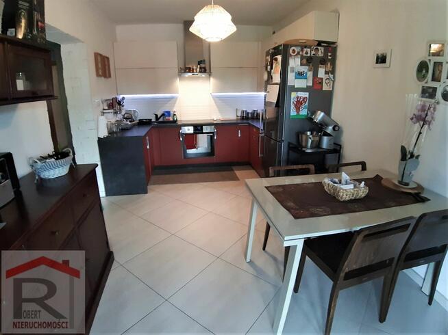 Duży dom i budynki „na biznes”