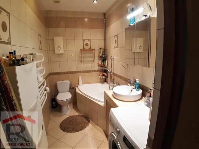 Duży dom i budynki „na biznes”