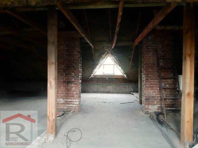 Duży dom i budynki „na biznes”