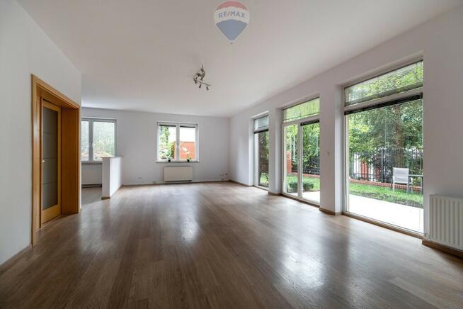 900m od Pałacu na cele komercyjne lub mieszkaniowe