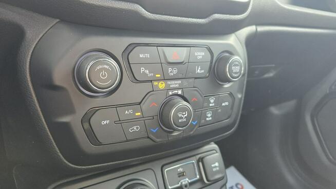 Jeep Renegade automat 4x4 bixenon duza navi