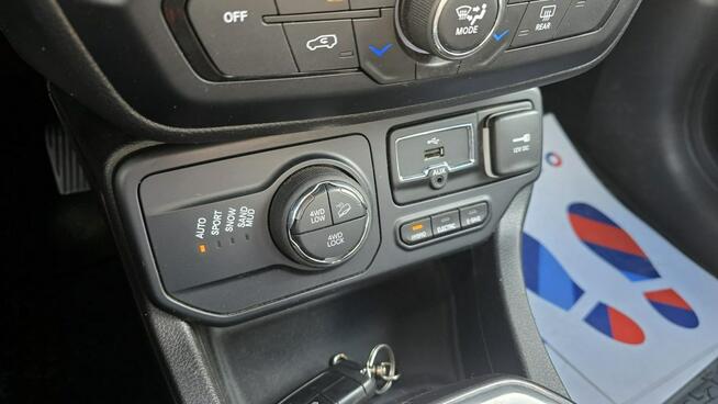 Jeep Renegade automat 4x4 bixenon duza navi