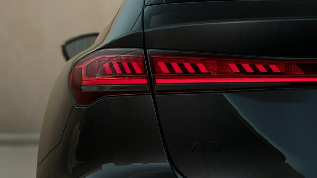 Audi A5 MatrixLED/OLED_HeadUp_Kamery360_Hak_B&O_TechPro_Asystenci_BOGATA wersj