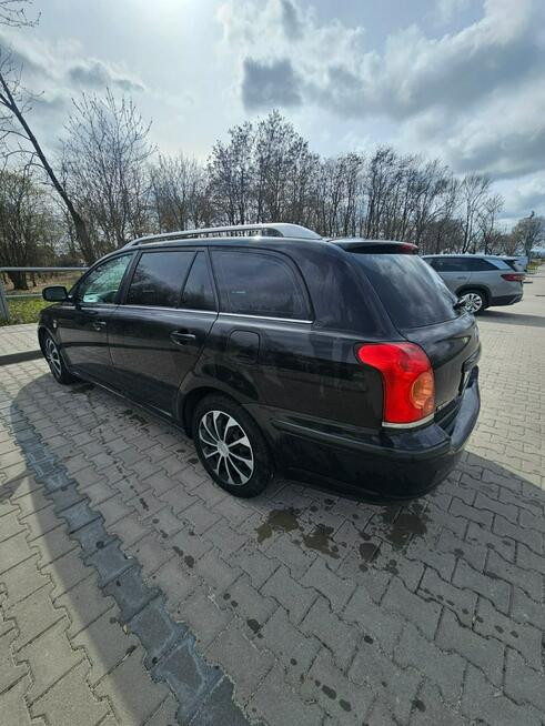 Toyota Avensis D4D 2.0 - 2004r