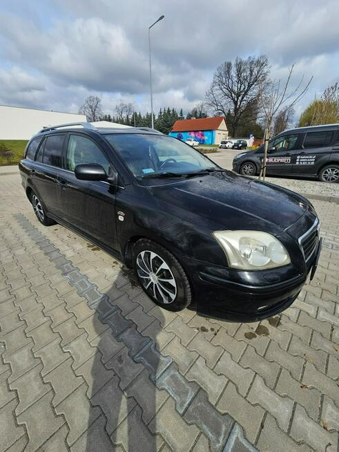 Toyota Avensis D4D 2.0 - 2004r