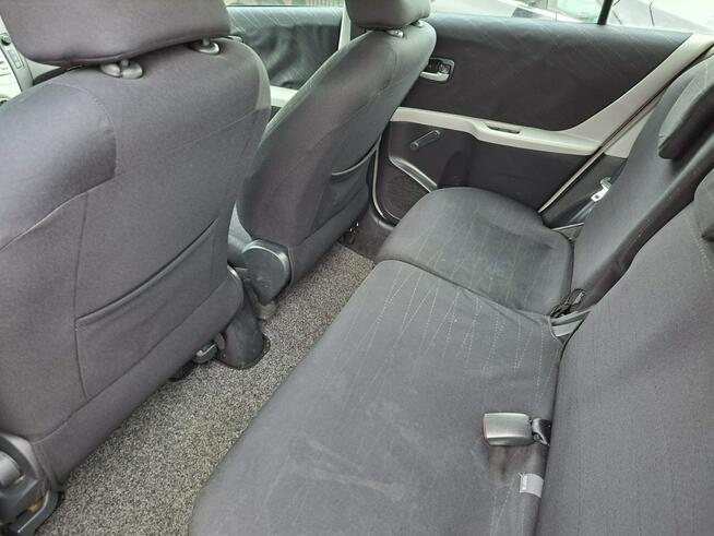 Toyota Yaris 1.3 benzyna 5 drzwi klimatyzacja wazne opłaty